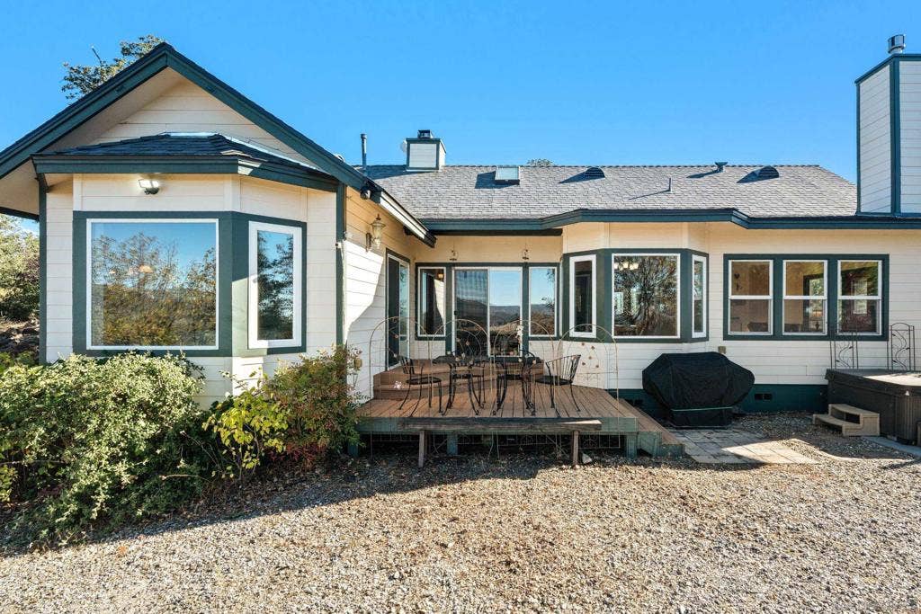 4103 Pine Hills Rd, Julian, CA 92036 4103 Pine Hills Rd, Julian, CA 92036