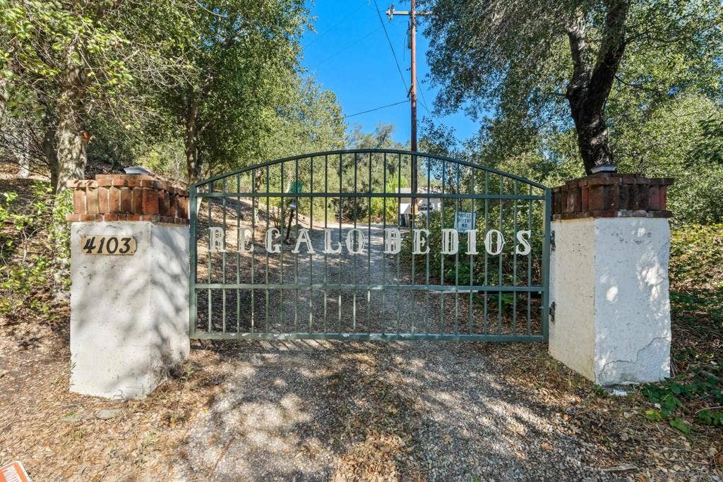 4103 Pine Hills Rd, Julian, CA 92036 4103 Pine Hills Rd, Julian, CA 92036