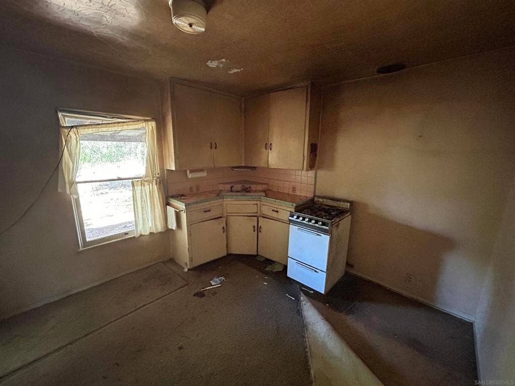 1119 S Juniper, Escondido, CA 92025 1119 S Juniper, Escondido, CA 92025