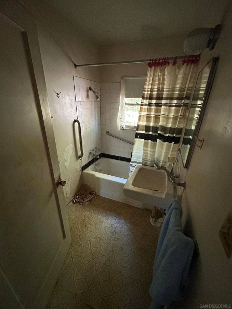 1119 S Juniper, Escondido, CA 92025 1119 S Juniper, Escondido, CA 92025