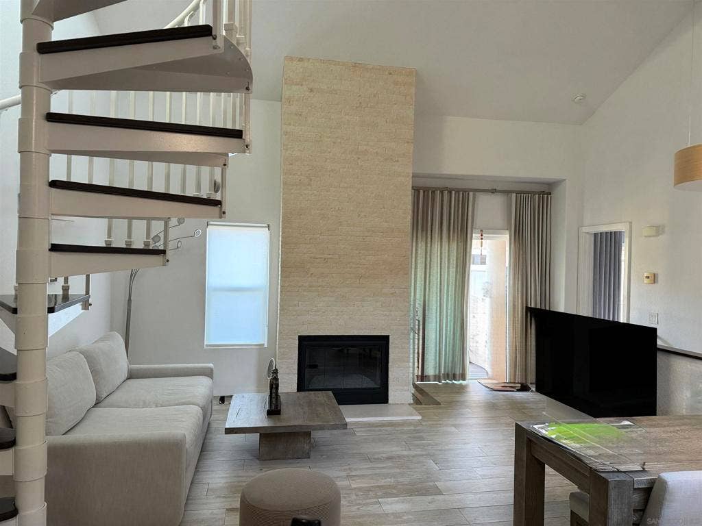 7275 Calabria Court, #66, San Diego, CA 92122 7275 Calabria Court, #66, San Diego, CA 92122