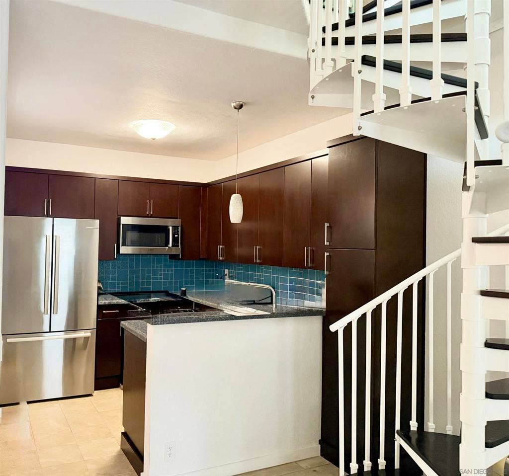 7275 Calabria Court, #66, San Diego, CA 92122 7275 Calabria Court, #66, San Diego, CA 92122