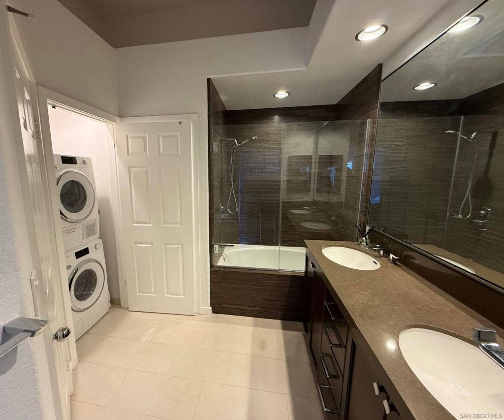 7275 Calabria Court, #66, San Diego, CA 92122 7275 Calabria Court, #66, San Diego, CA 92122