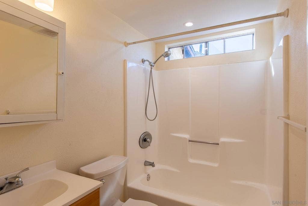 3086 Main St. #3, San Diego, CA 92113 3086 Main St. #3, San Diego, CA 92113