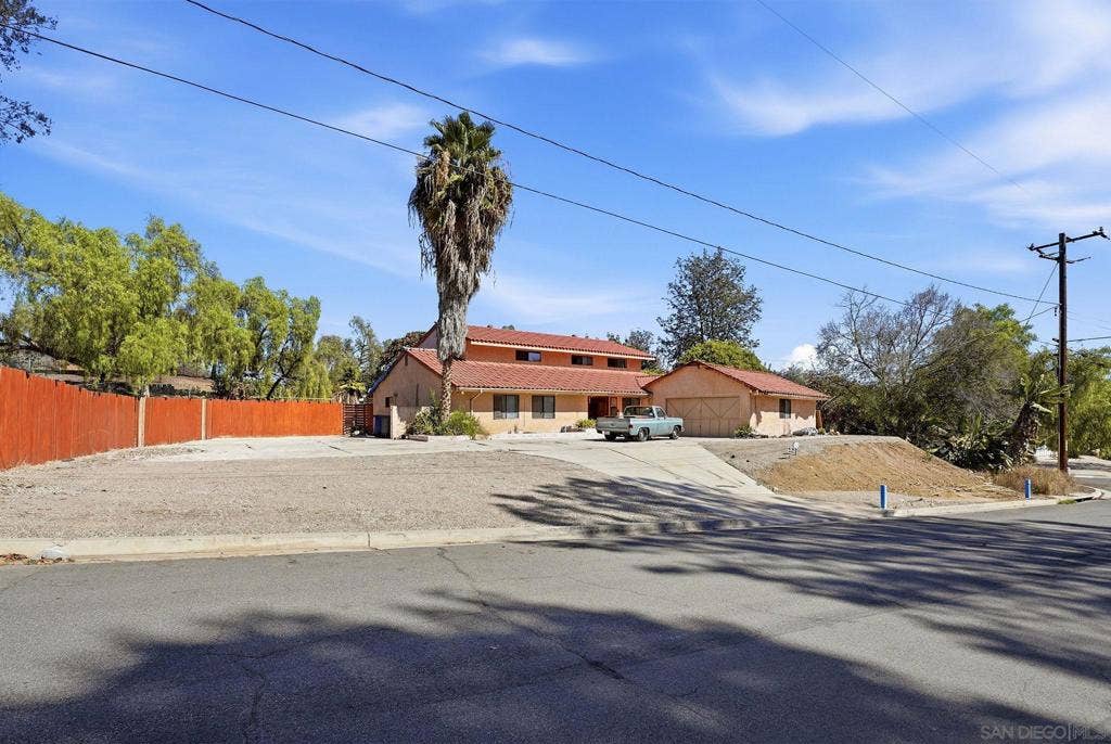 5747 Pray St, Bonita, CA 91902 5747 Pray St, Bonita, CA 91902