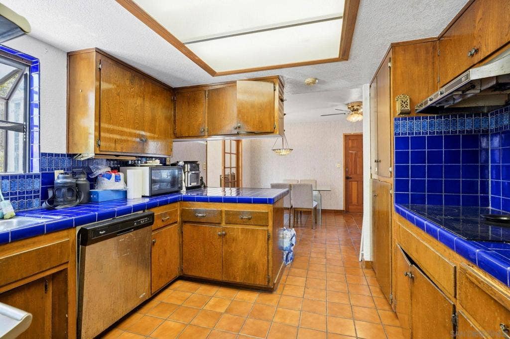 5747 Pray St, Bonita, CA 91902 5747 Pray St, Bonita, CA 91902