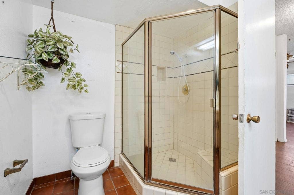5747 Pray St, Bonita, CA 91902 5747 Pray St, Bonita, CA 91902