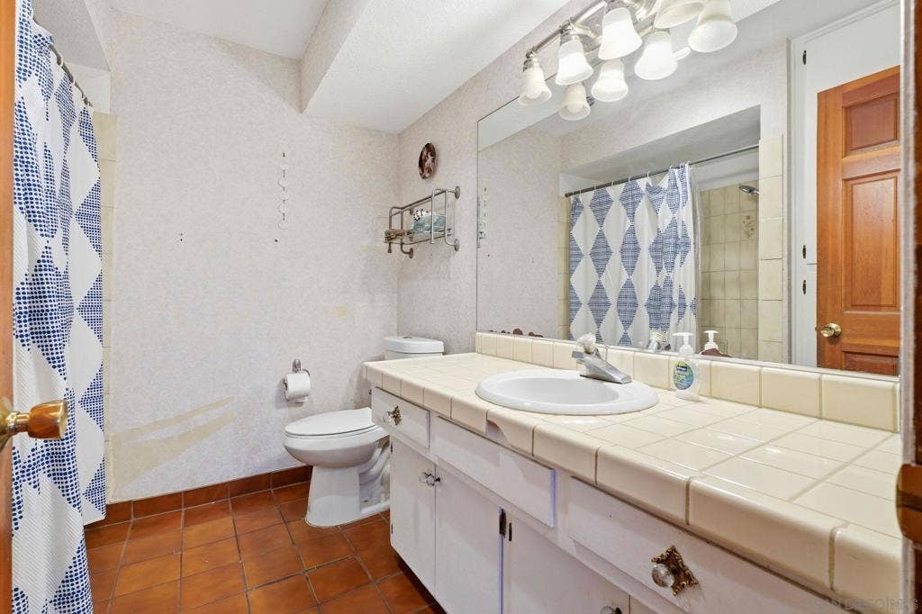 5747 Pray St, Bonita, CA 91902 5747 Pray St, Bonita, CA 91902
