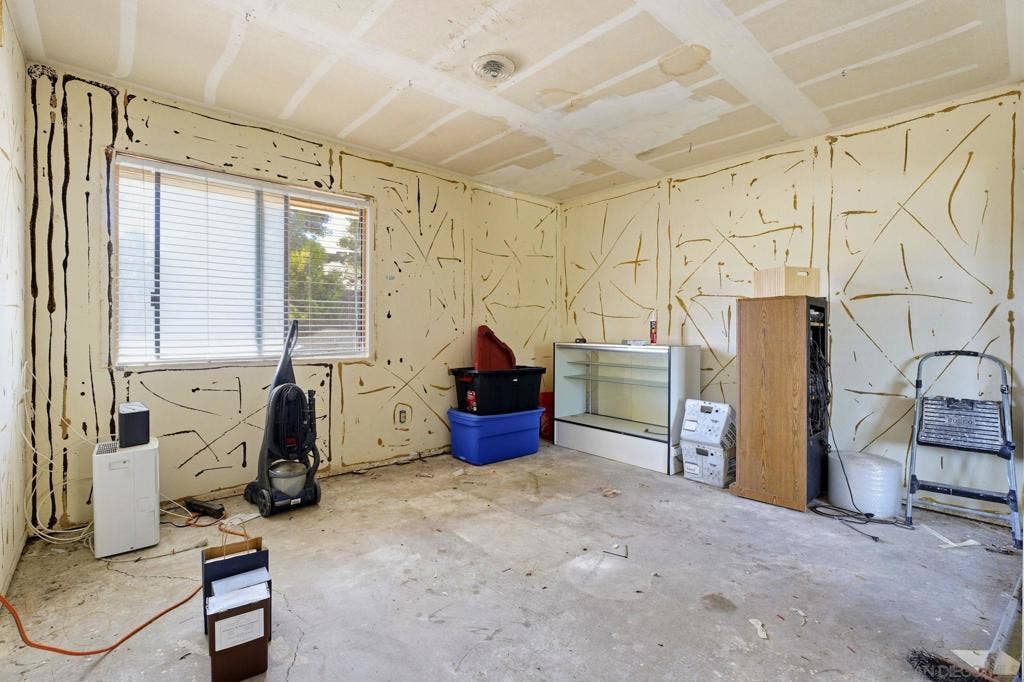 5747 Pray St, Bonita, CA 91902 5747 Pray St, Bonita, CA 91902