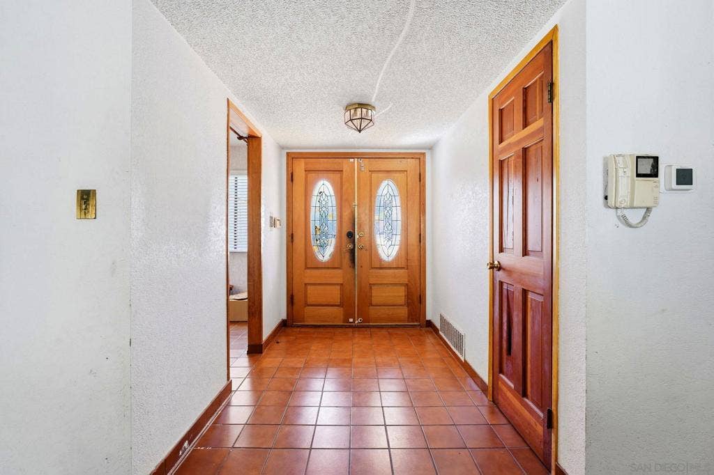 5747 Pray St, Bonita, CA 91902 5747 Pray St, Bonita, CA 91902