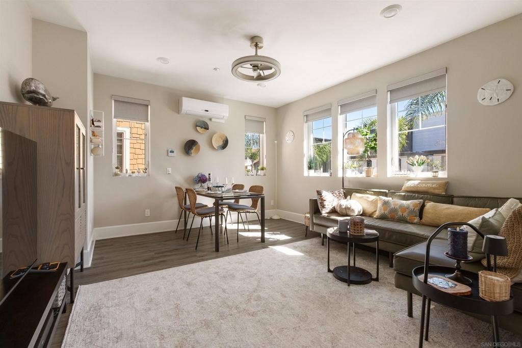 810 Santa Barbara Pl, San Diego, CA 92109 810 Santa Barbara Pl, San Diego, CA 92109