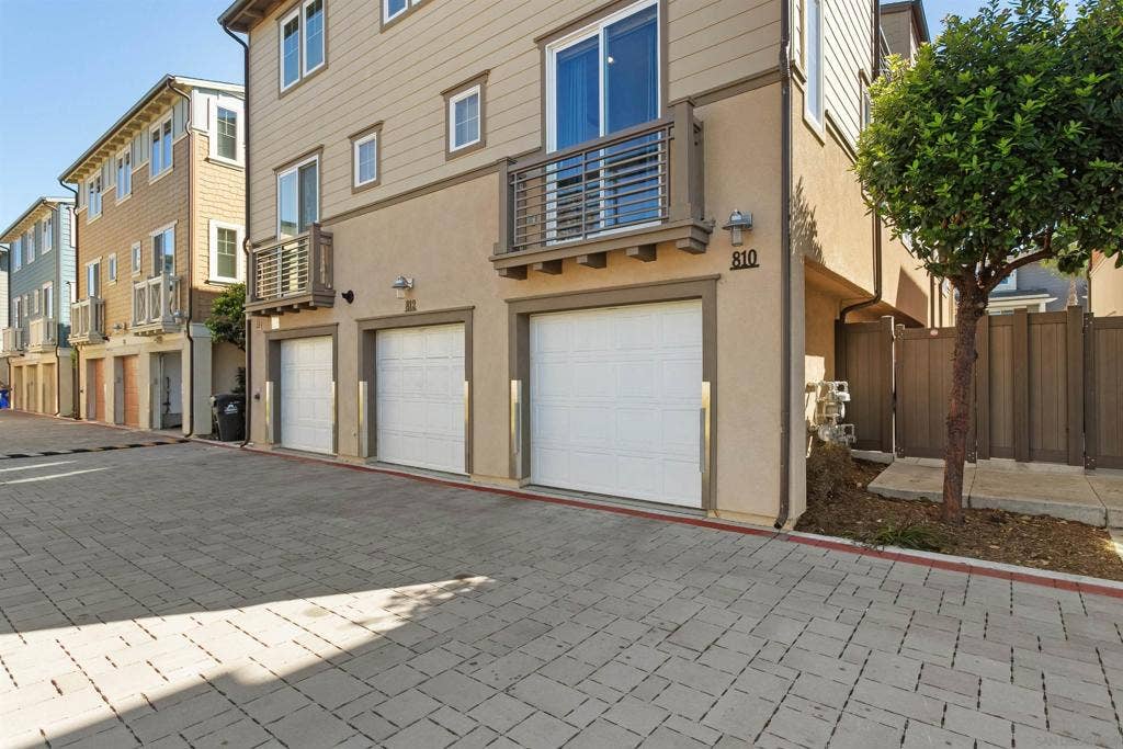 810 Santa Barbara Pl, San Diego, CA 92109 810 Santa Barbara Pl, San Diego, CA 92109