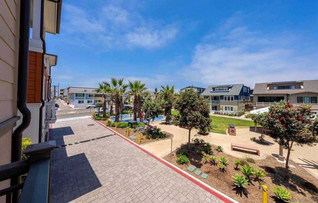 810 Santa Barbara Pl, San Diego, CA 92109 810 Santa Barbara Pl, San Diego, CA 92109