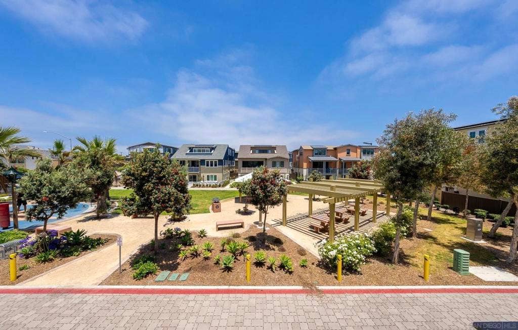 810 Santa Barbara Pl, San Diego, CA 92109 810 Santa Barbara Pl, San Diego, CA 92109