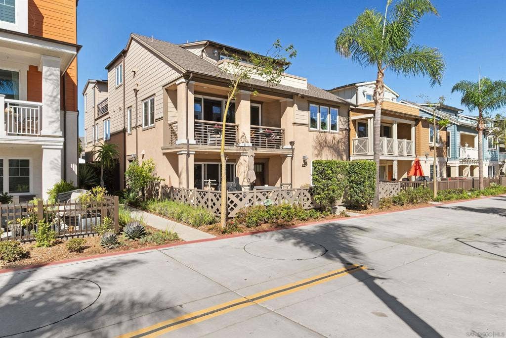 810 Santa Barbara Pl, San Diego, CA 92109 810 Santa Barbara Pl, San Diego, CA 92109