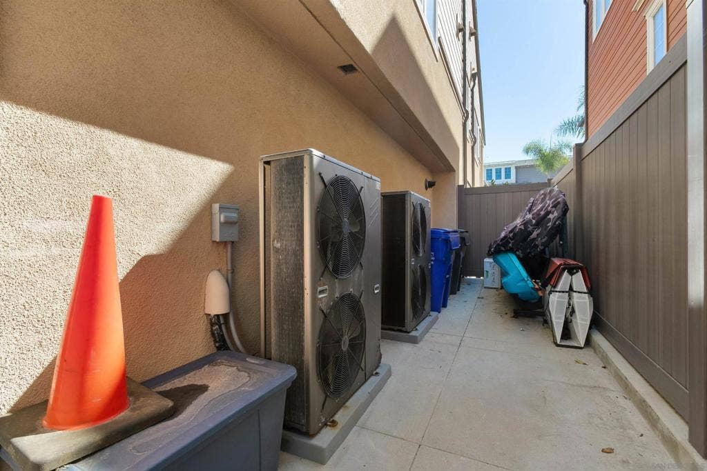 810 Santa Barbara Pl, San Diego, CA 92109 810 Santa Barbara Pl, San Diego, CA 92109