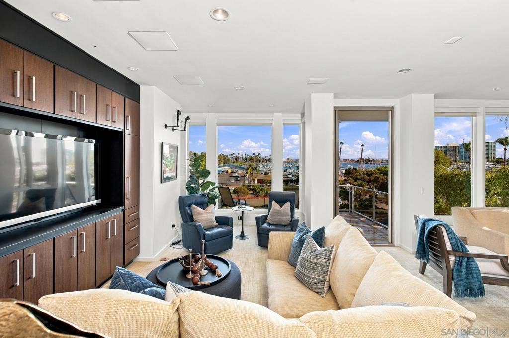 1528 Glorietta Blvd, Coronado, CA 92118 1528 Glorietta Blvd, Coronado, CA 92118