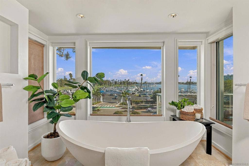 1528 Glorietta Blvd, Coronado, CA 92118 1528 Glorietta Blvd, Coronado, CA 92118