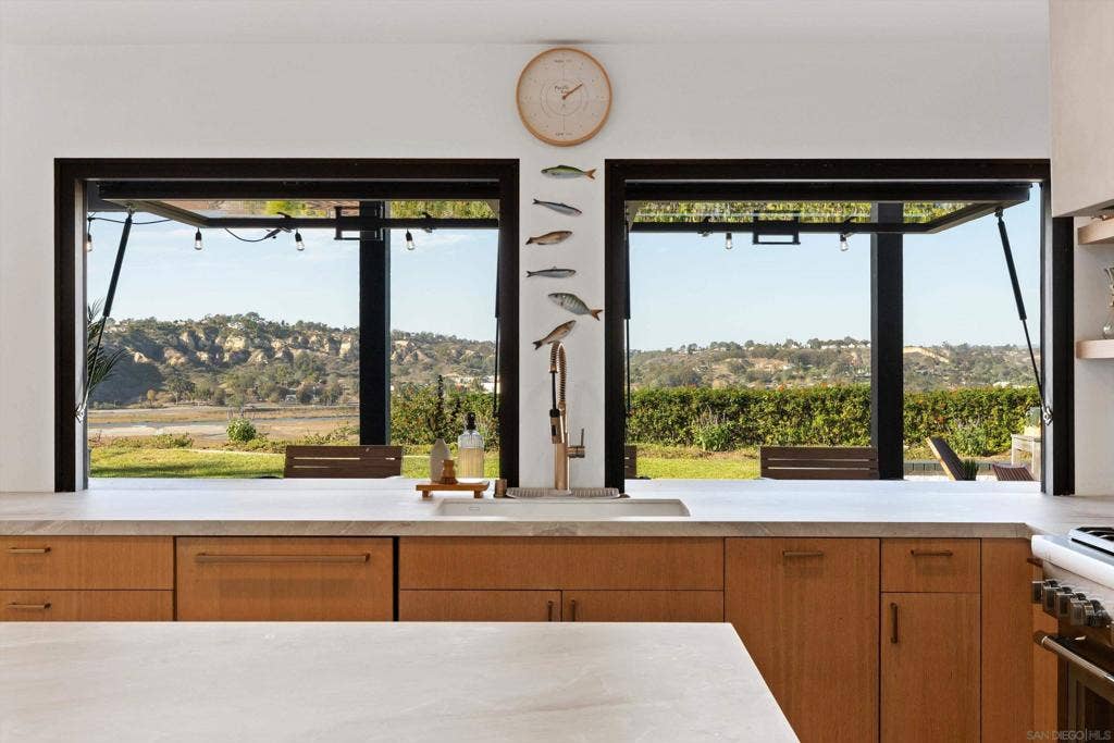 627 Santa Rosita, Solana Beach, CA 92075