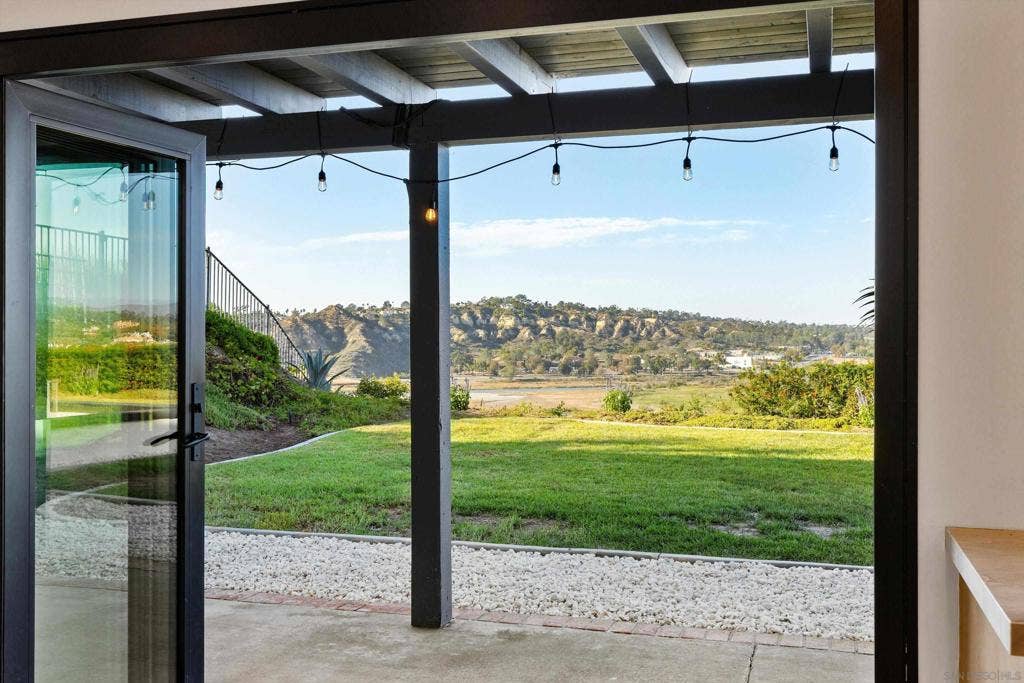 627 Santa Rosita, Solana Beach, CA 92075