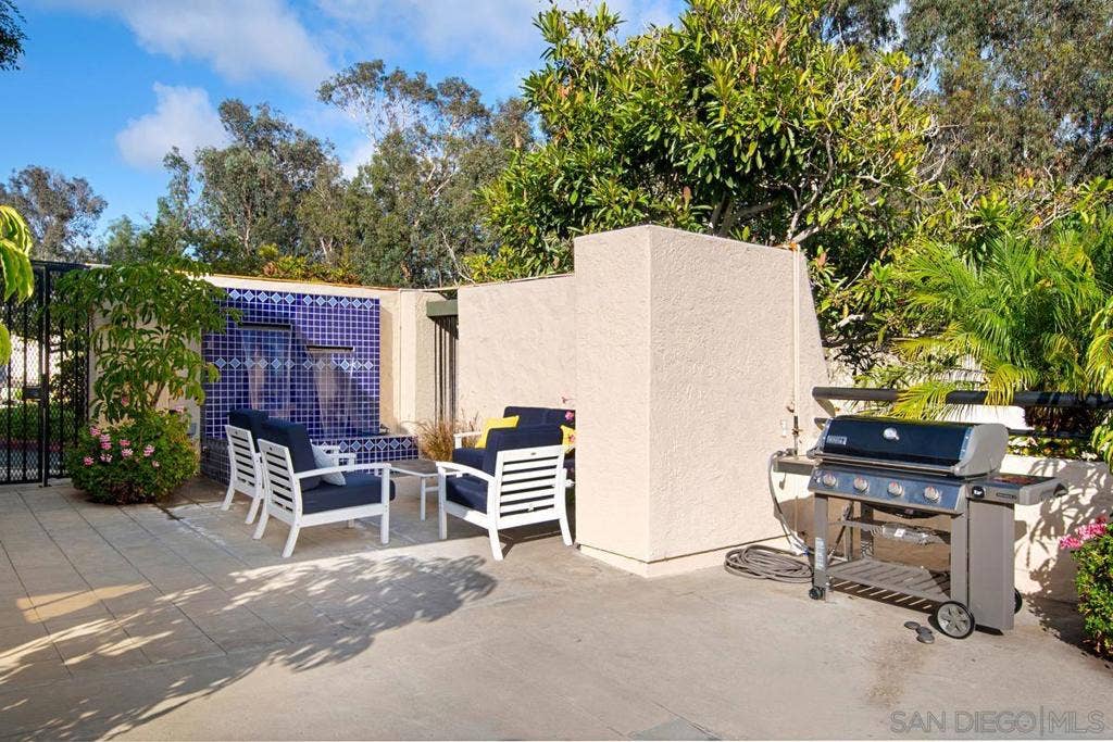 2747 Caminito Cedros, Del Mar, CA 92014 2747 Caminito Cedros, Del Mar, CA 92014
