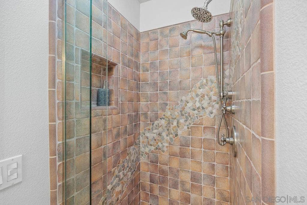 2747 Caminito Cedros, Del Mar, CA 92014 2747 Caminito Cedros, Del Mar, CA 92014