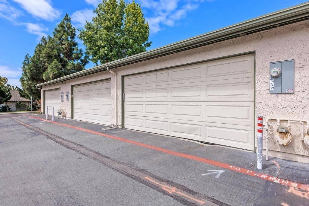 2747 Caminito Cedros, Del Mar, CA 92014 2747 Caminito Cedros, Del Mar, CA 92014