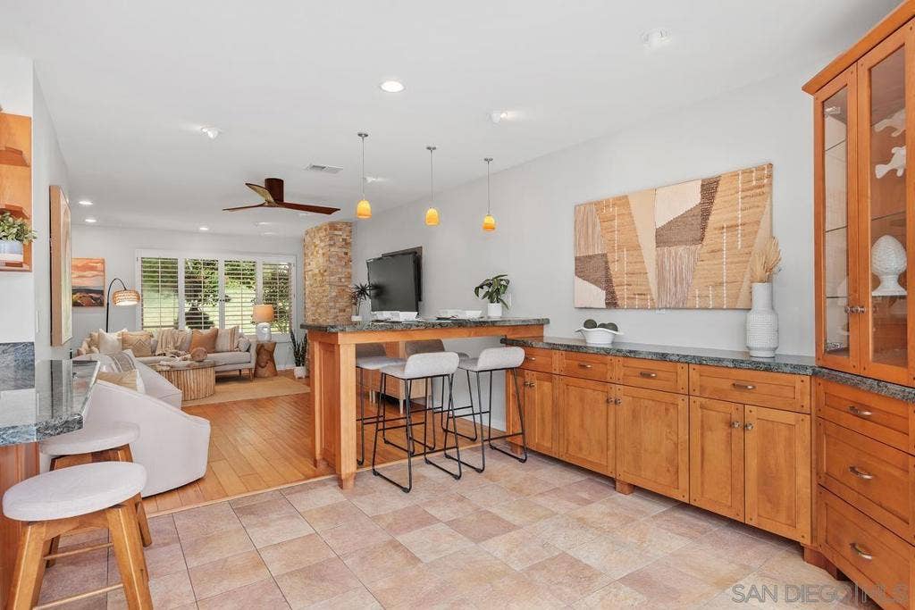 2747 Caminito Cedros, Del Mar, CA 92014 2747 Caminito Cedros, Del Mar, CA 92014