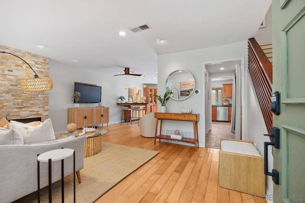 2747 Caminito Cedros, Del Mar, CA 92014 2747 Caminito Cedros, Del Mar, CA 92014