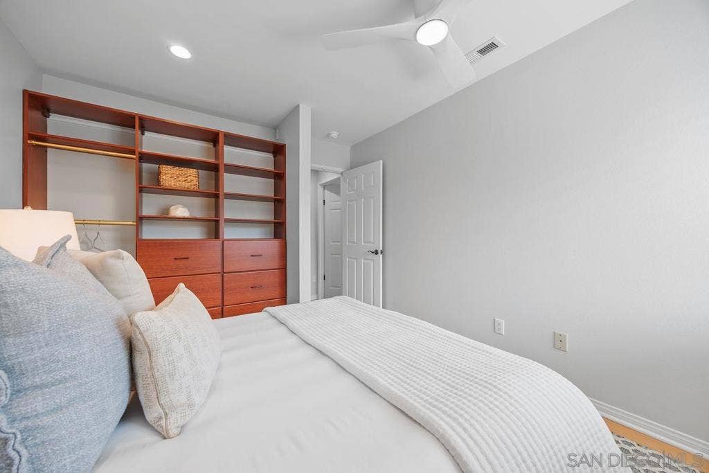 2747 Caminito Cedros, Del Mar, CA 92014 2747 Caminito Cedros, Del Mar, CA 92014