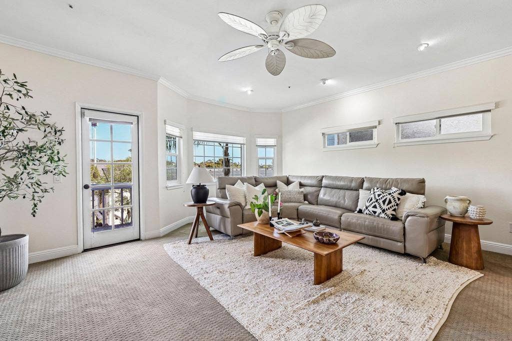 913 Vine street, Oceanside, CA 92054 913 Vine street, Oceanside, CA 92054