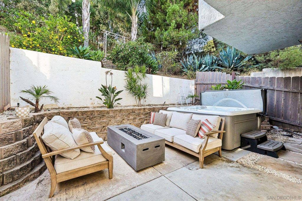 913 Vine street, Oceanside, CA 92054 913 Vine street, Oceanside, CA 92054