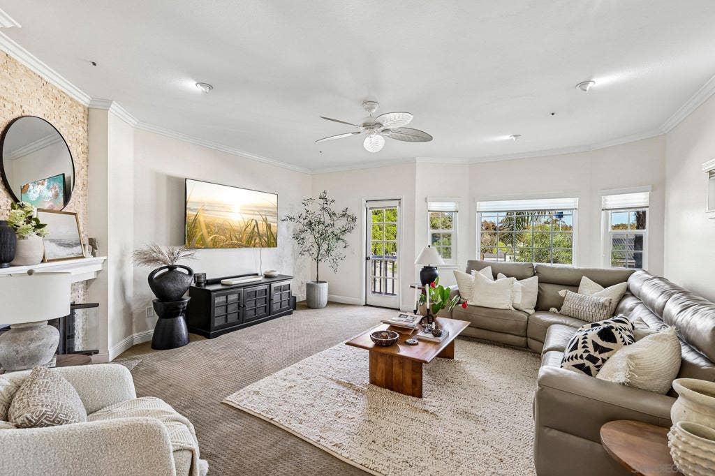 913 Vine street, Oceanside, CA 92054 913 Vine street, Oceanside, CA 92054