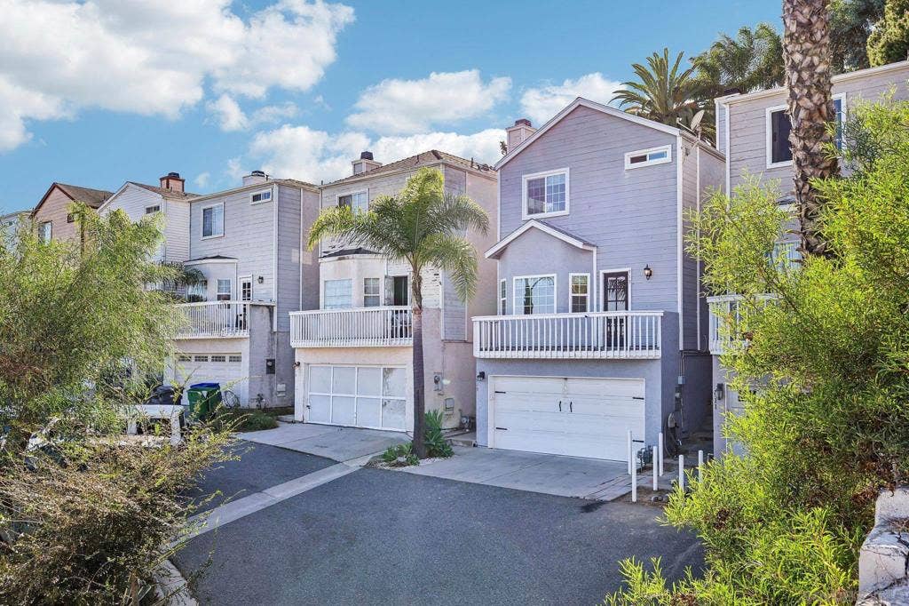 913 Vine street, Oceanside, CA 92054 913 Vine street, Oceanside, CA 92054