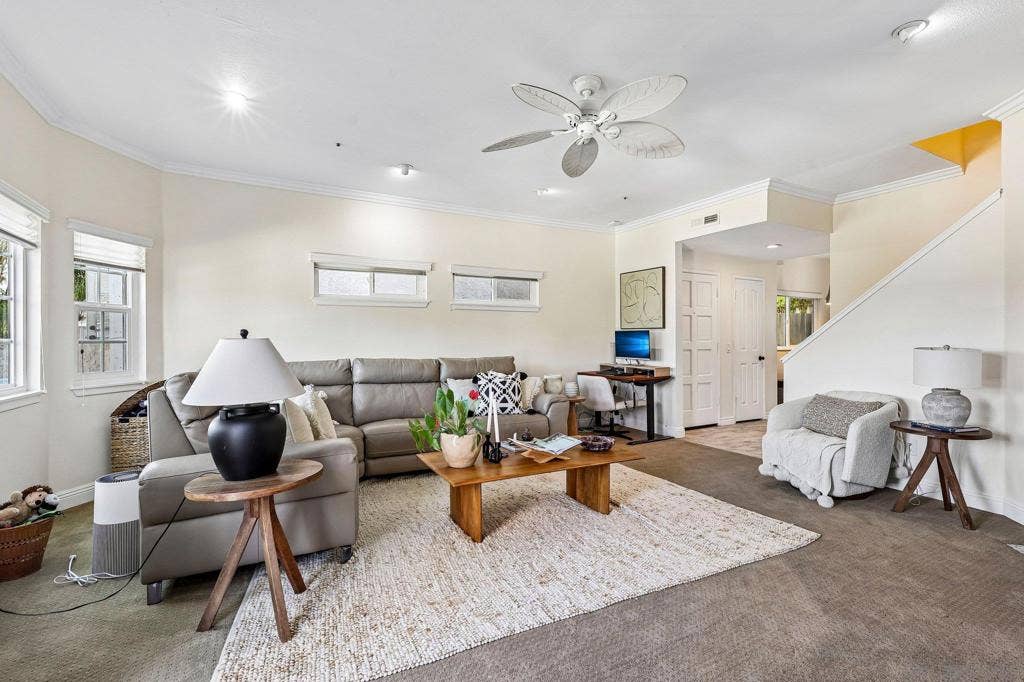 913 Vine street, Oceanside, CA 92054 913 Vine street, Oceanside, CA 92054