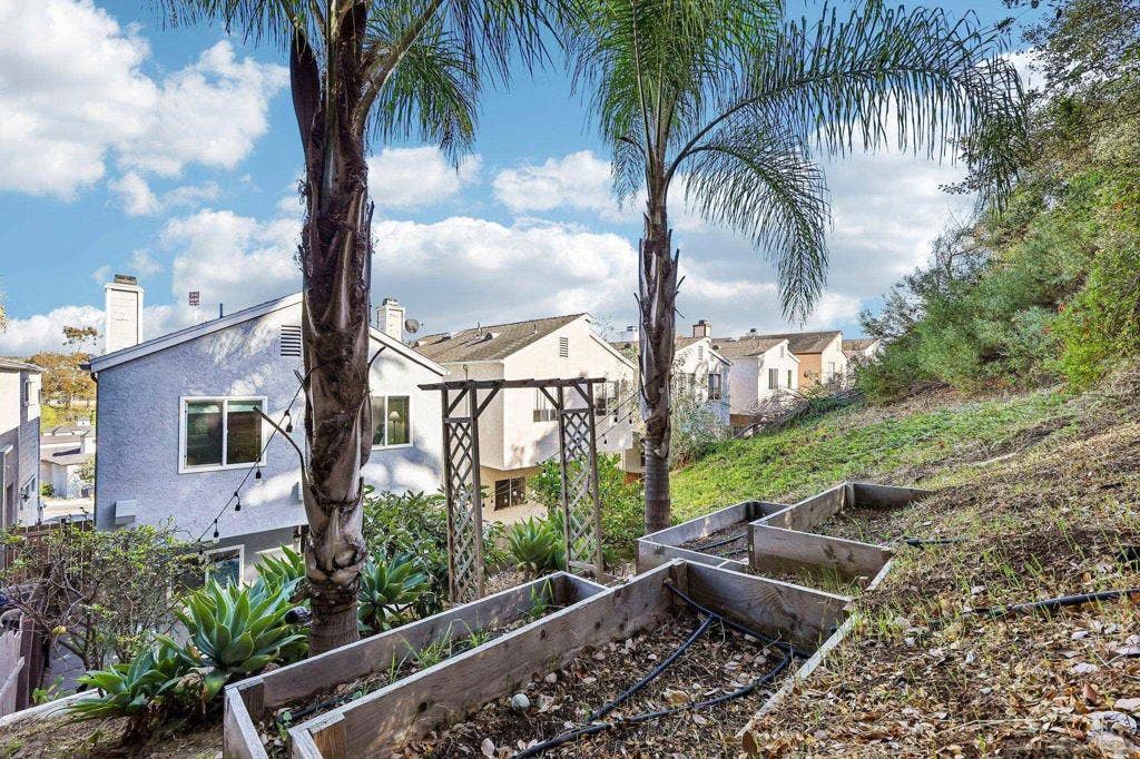 913 Vine street, Oceanside, CA 92054 913 Vine street, Oceanside, CA 92054