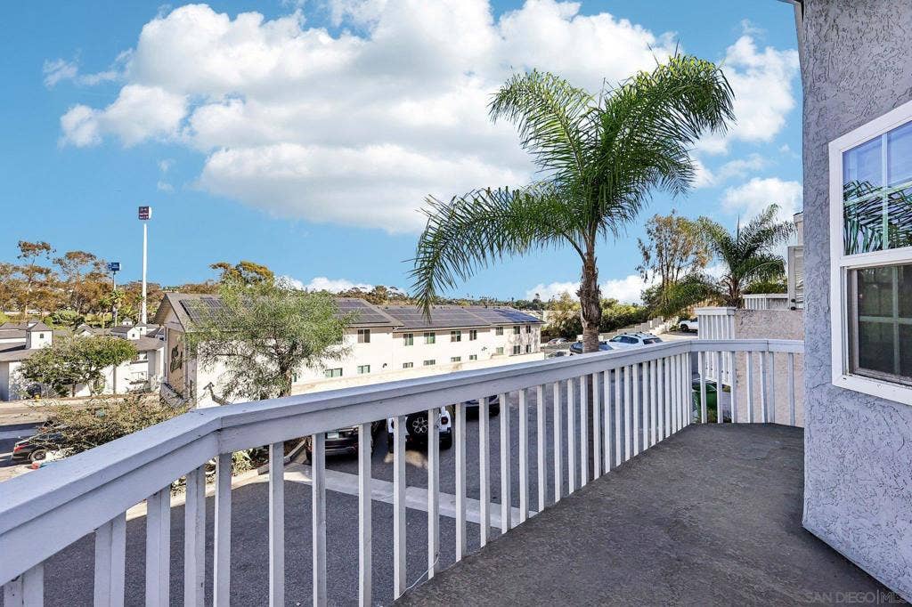 913 Vine street, Oceanside, CA 92054 913 Vine street, Oceanside, CA 92054
