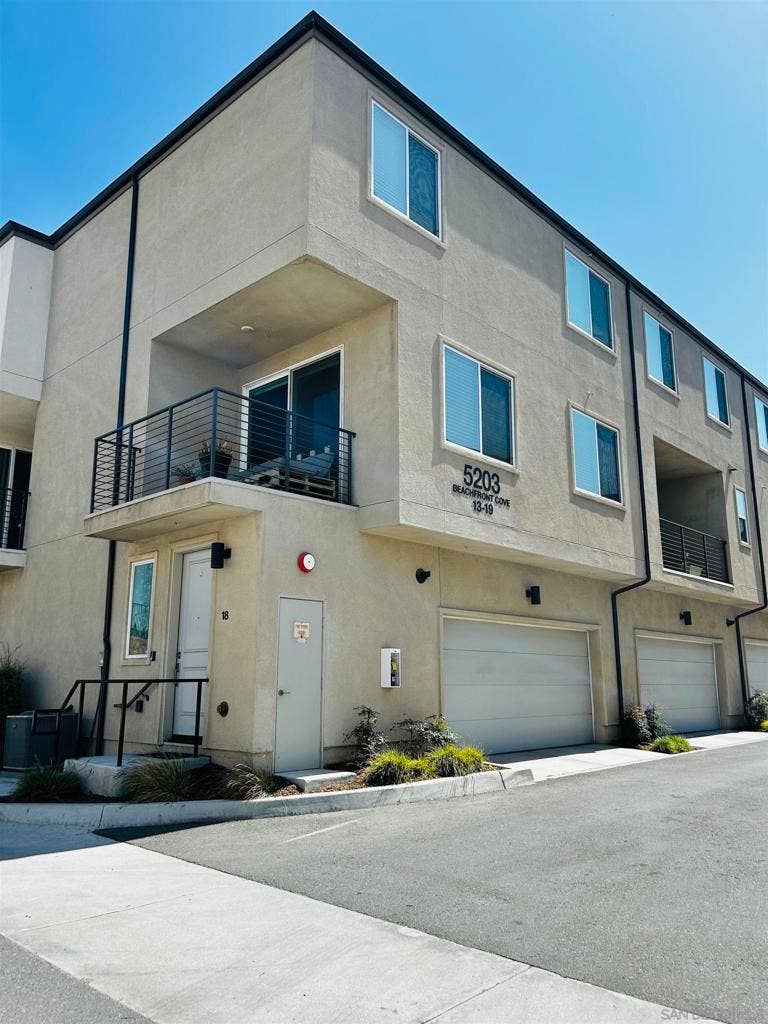 Property photo for 5203 Beachfront Cove, #18, San Diego, CA