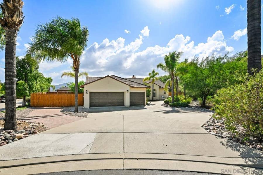 Property photo for 17208 Rising Dale Way, Ramona, CA