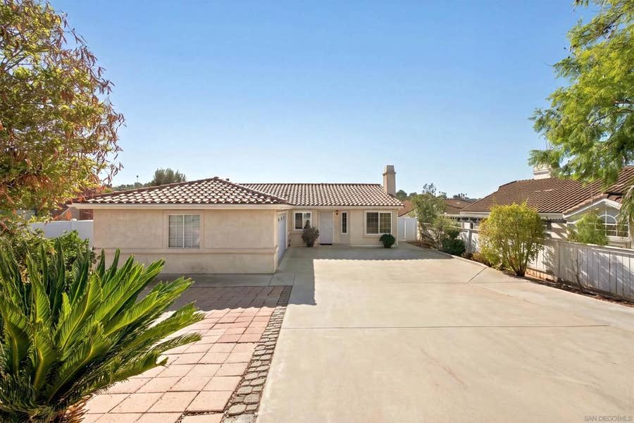 Property photo for 1375 Oak Hill, Escondido, CA