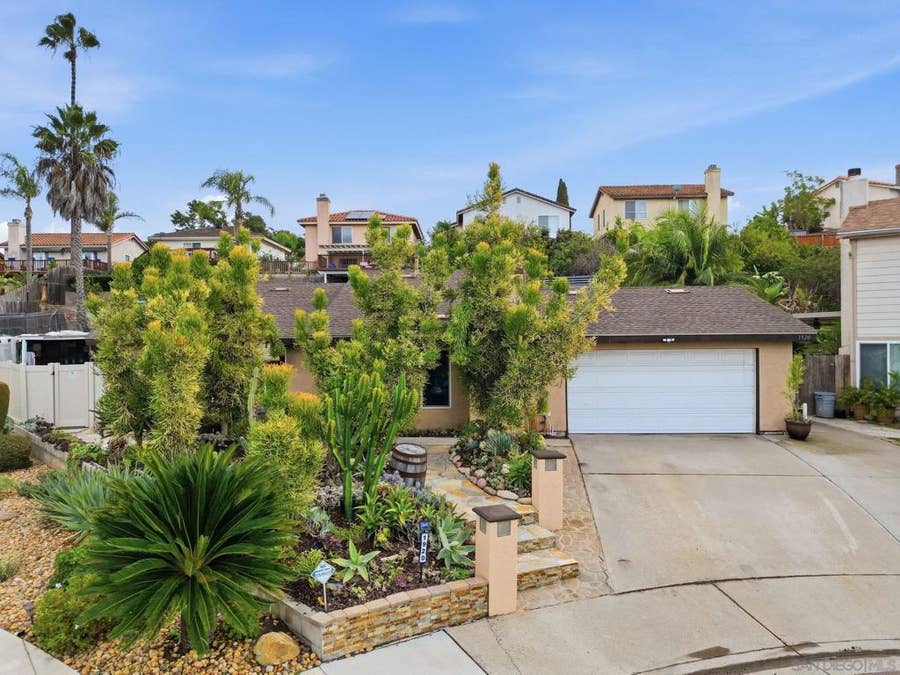 Property photo for 1920 Mclees Ct, Escondido, CA