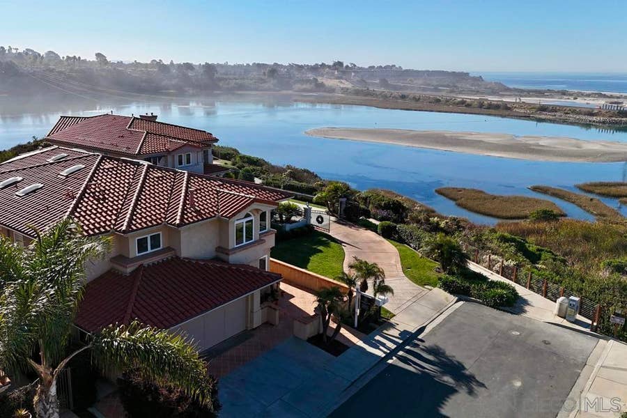 Property photo for 7564 Navigator Ct, Carlsbad, CA