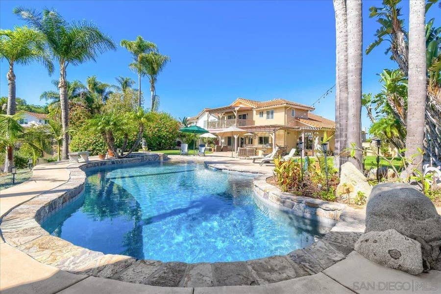 Property photo for 1919 Alderwood Cir, Vista, CA