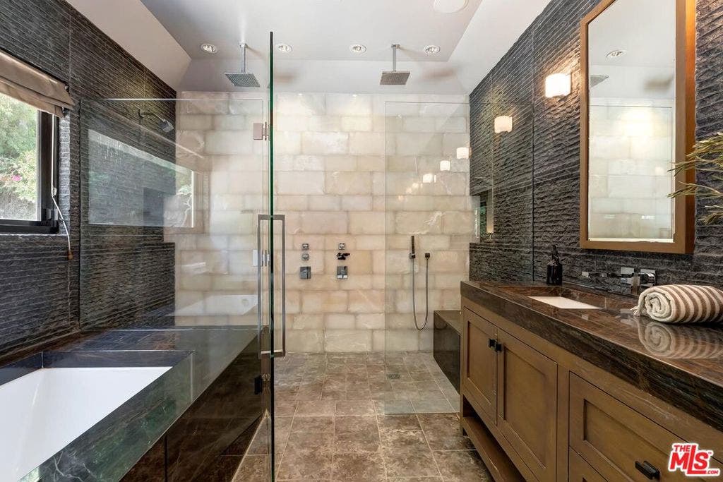 3300 N Knoll Drive, Los Angeles, CA 90068 3300 N Knoll Drive, Los Angeles, CA 90068