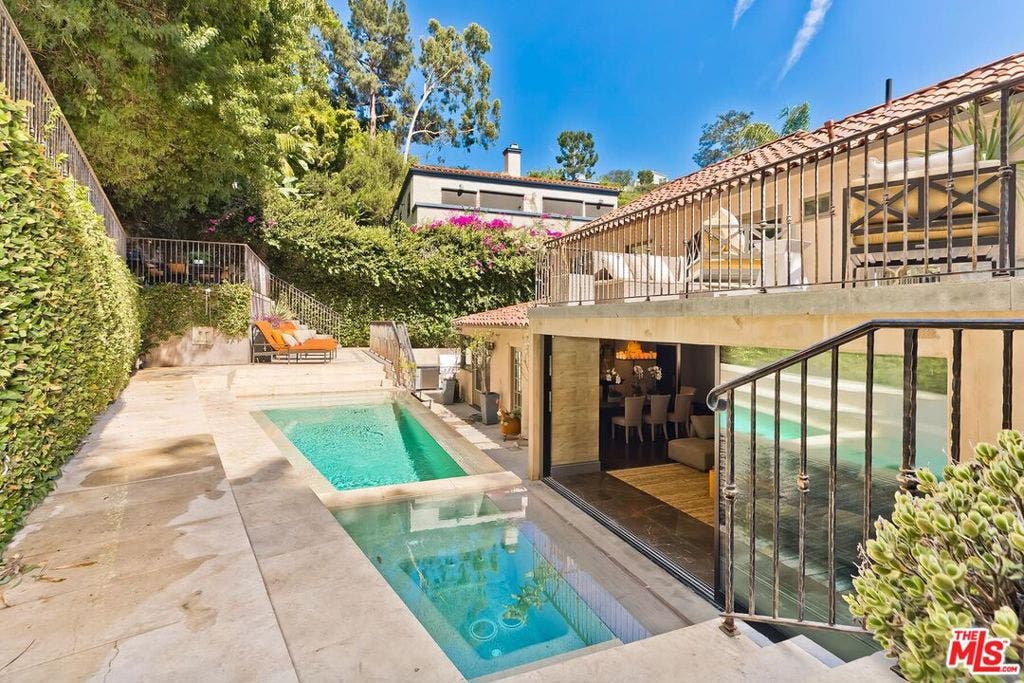 3300 N Knoll Drive, Los Angeles, CA 90068 3300 N Knoll Drive, Los Angeles, CA 90068
