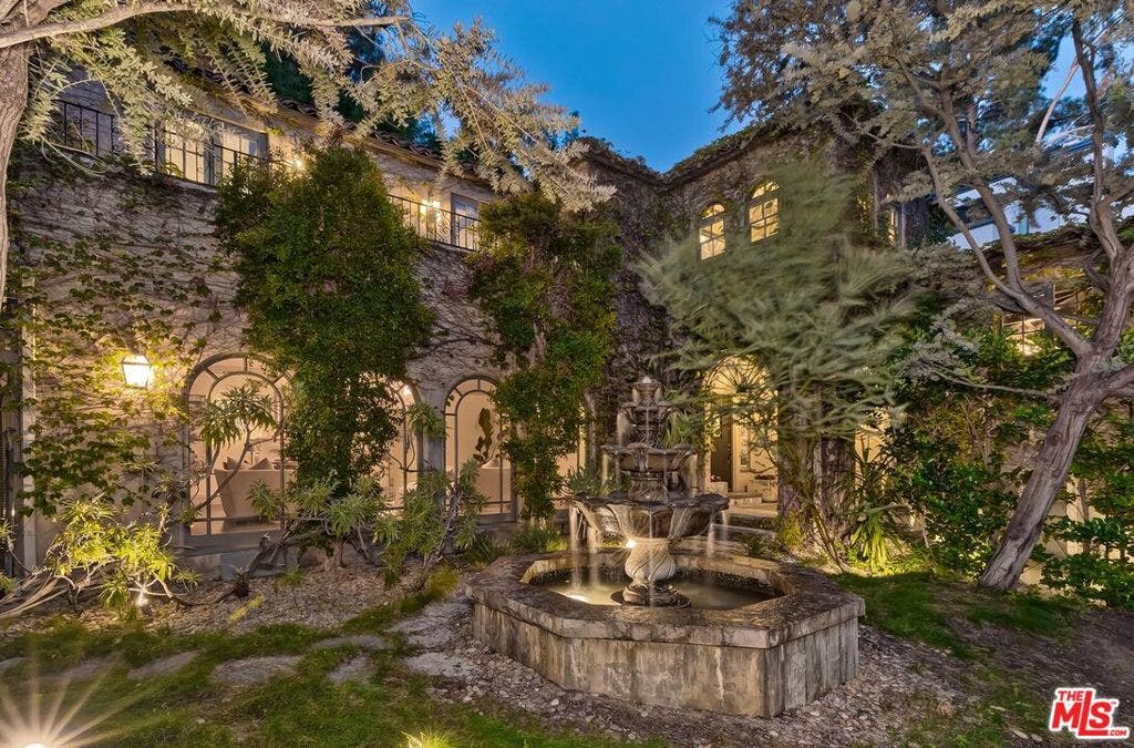 3300 N Knoll Drive, Los Angeles, CA 90068 3300 N Knoll Drive, Los Angeles, CA 90068