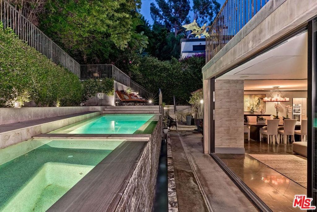 3300 N Knoll Drive, Los Angeles, CA 90068 3300 N Knoll Drive, Los Angeles, CA 90068