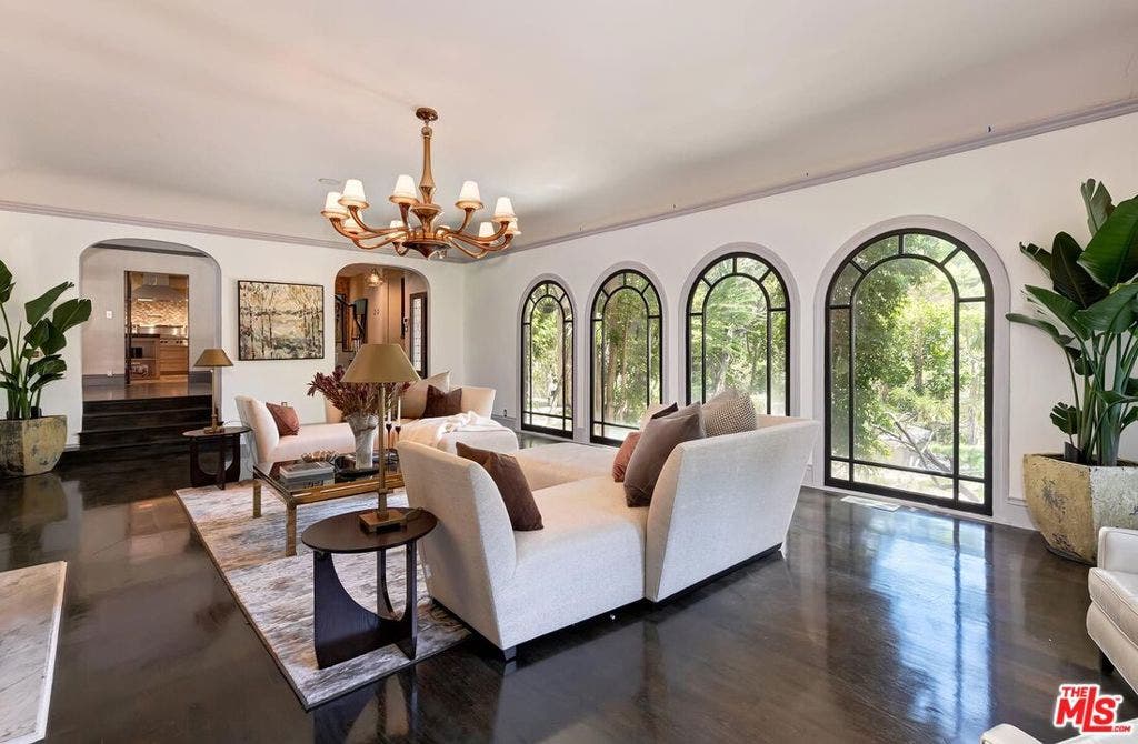 3300 N Knoll Drive, Los Angeles, CA 90068 3300 N Knoll Drive, Los Angeles, CA 90068