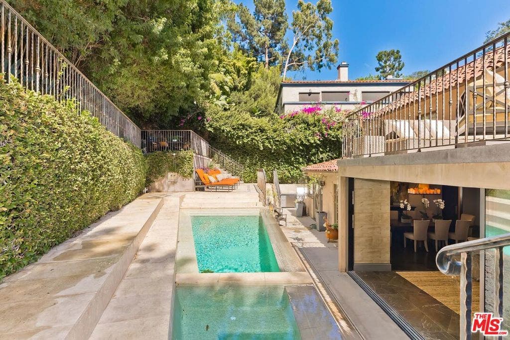 3300 N Knoll Drive, Los Angeles, CA 90068 3300 N Knoll Drive, Los Angeles, CA 90068