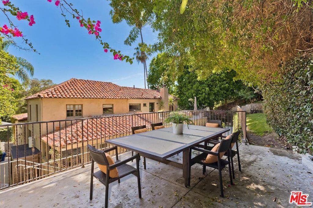 3300 N Knoll Drive, Los Angeles, CA 90068 3300 N Knoll Drive, Los Angeles, CA 90068